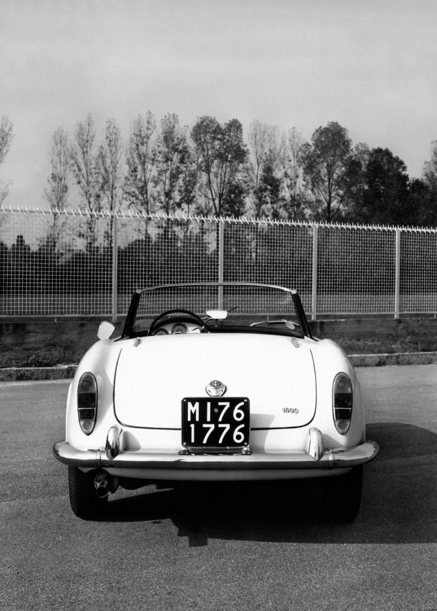  Alfa Romeo Giulia 1600 Spider (101) 1962 года  (фото 3 из 28)